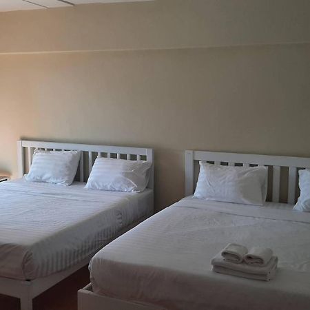 Lomsabai Apartments Бангсен Екстер'єр фото