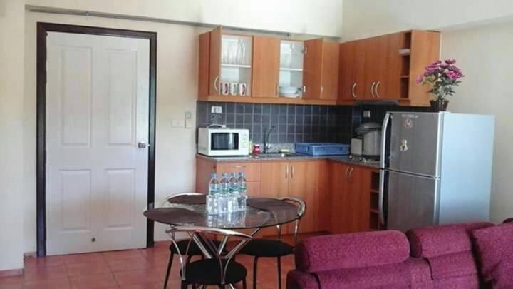 Lomsabai Apartments Бангсен Екстер'єр фото