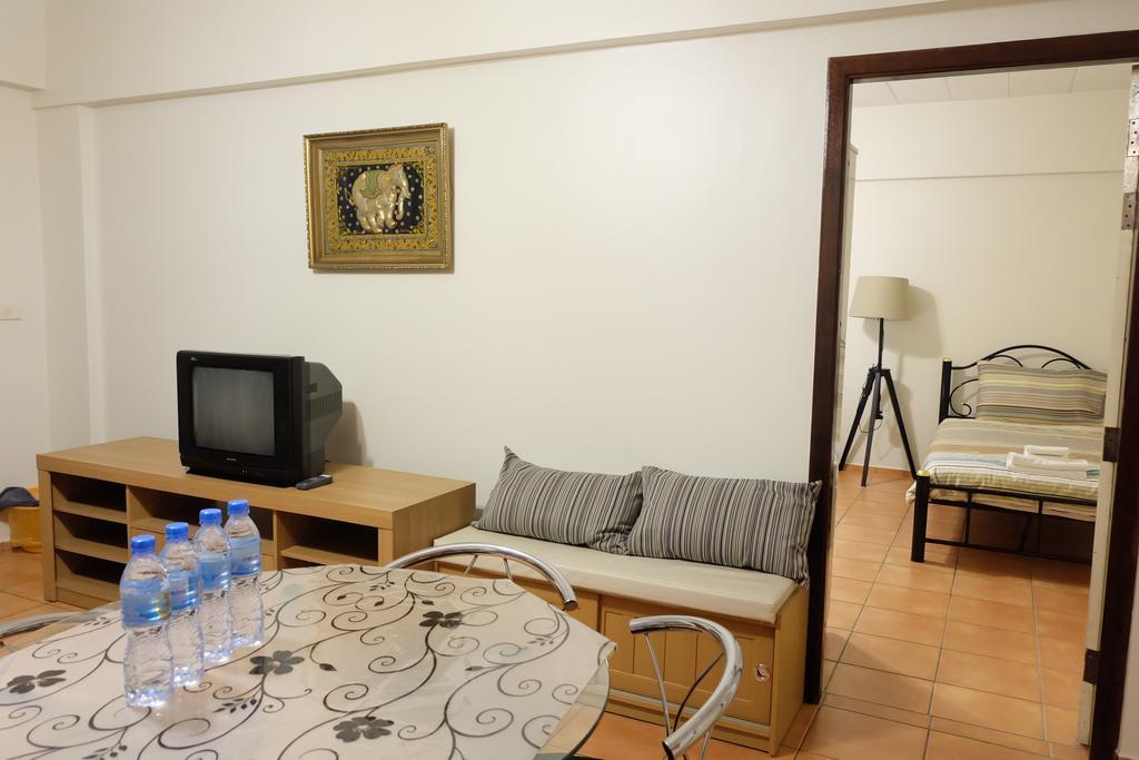 Lomsabai Apartments Бангсен Екстер'єр фото